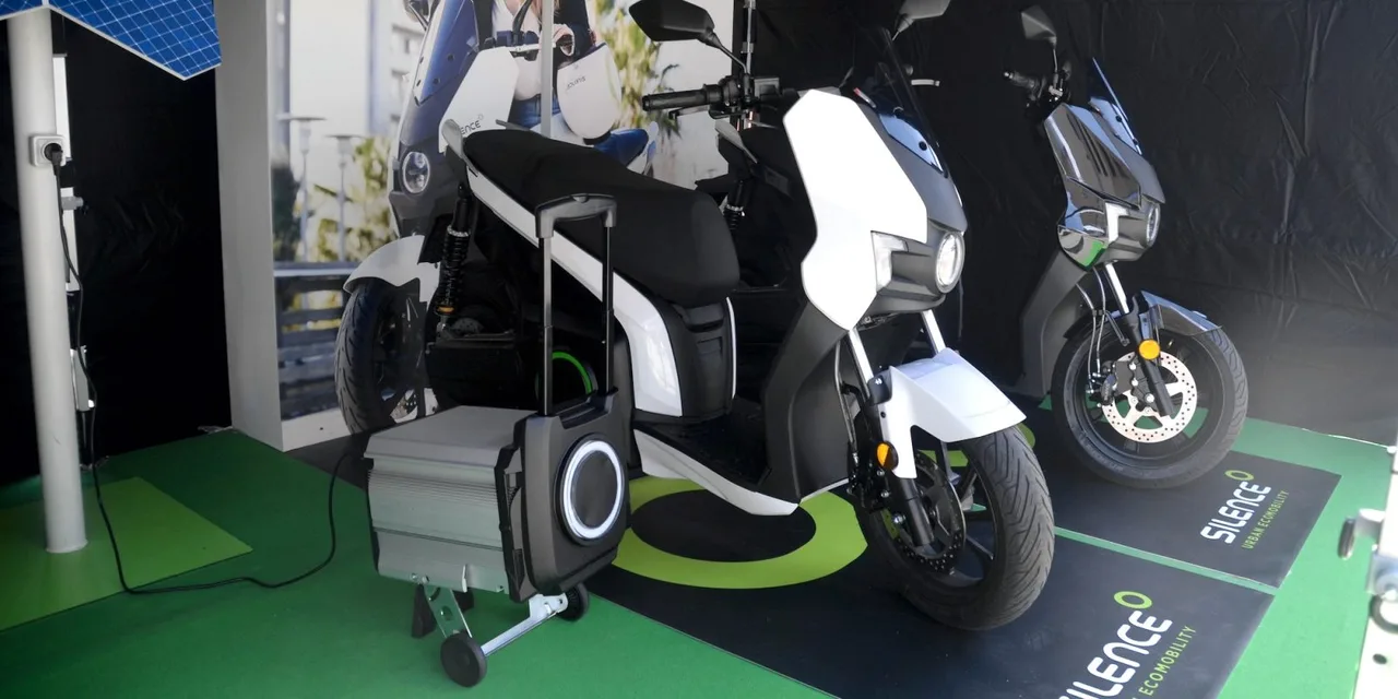 Silence S01 Electric Scooter 2025 🇲🇦 المغرب